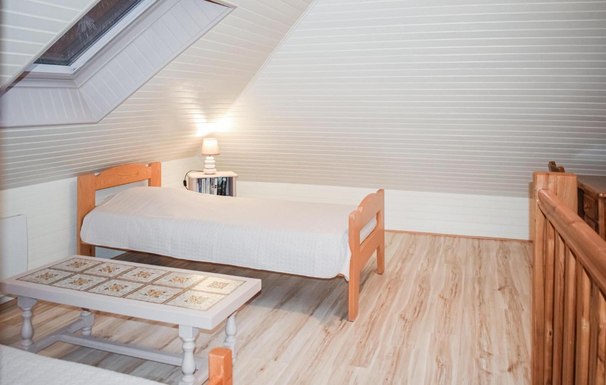 3 Bedroom Awesome Home In Lezardrieux Ngoại thất bức ảnh
