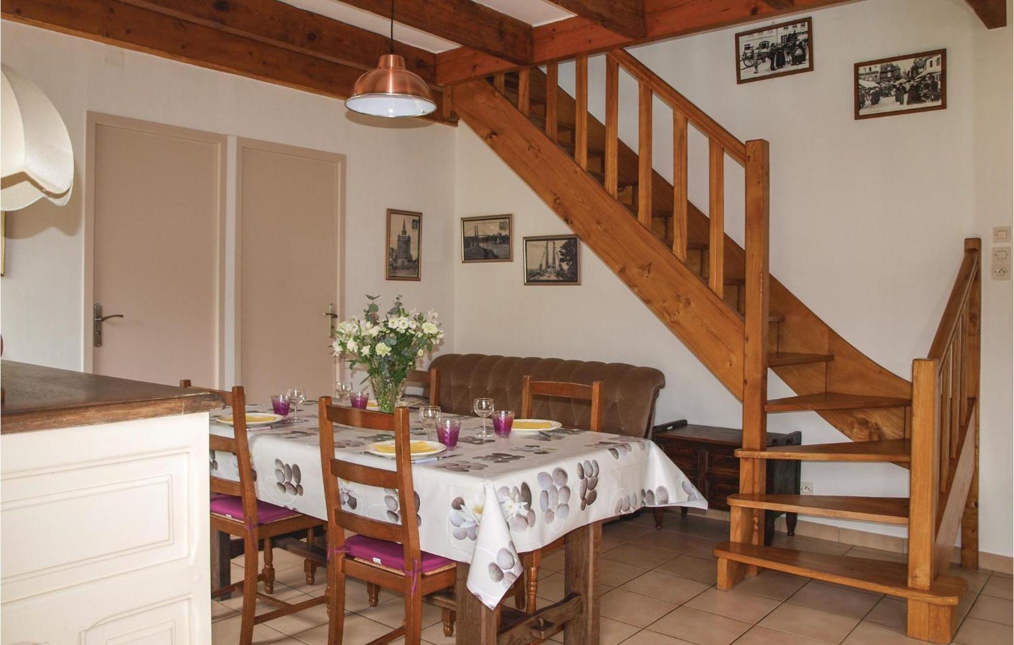 3 Bedroom Awesome Home In Lezardrieux Ngoại thất bức ảnh